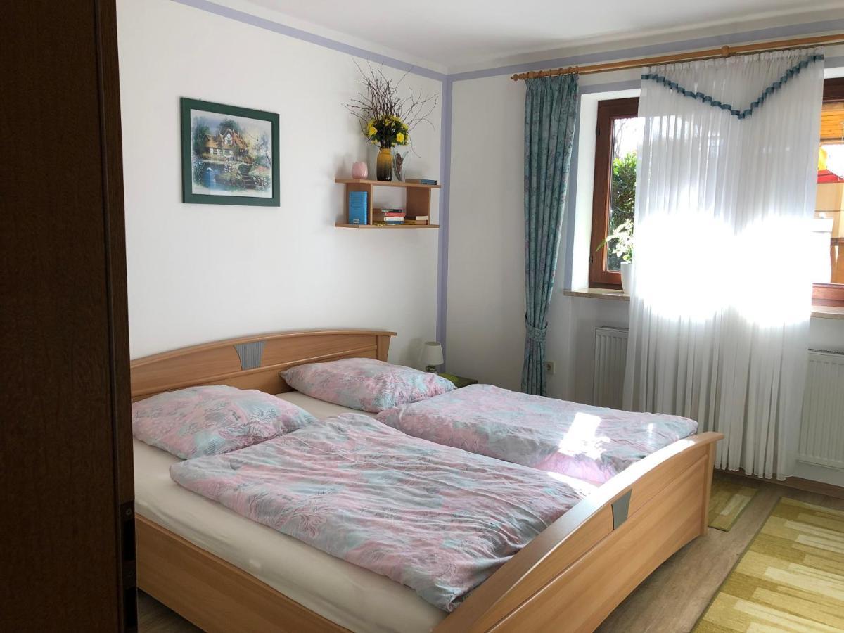 Ferienwohnung Elsner Нойнбург форм Валд Екстериор снимка